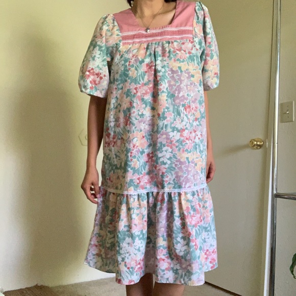 goodtimes Dresses & Skirts - Goodtimes Vintage Floral Nap Dress Midi Length Made in Hawaii  Size M/L